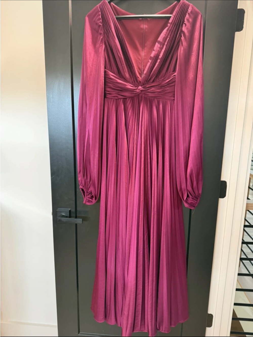 MAC DUGGAL pleated Burgundy Long-Sleeve Maxi Dress Sz 8 - Picture 3 of 11